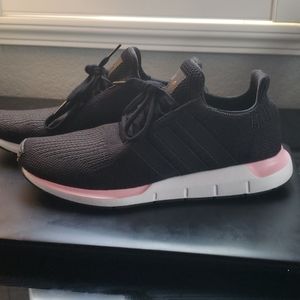 Adidas Swift Run womens 8.5